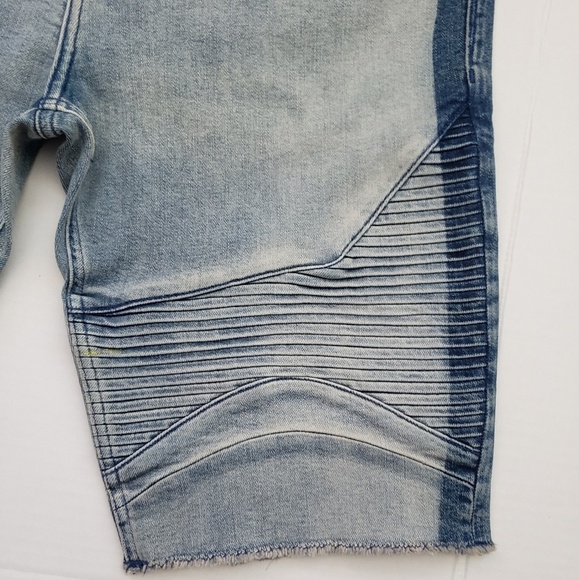 NWT GUESS Slim Fit Deconstructed Denim Shorts 32 - Picture 3 of 7